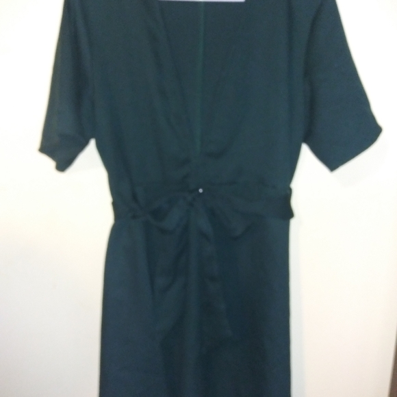 Forest Green Vneck Dress With Waist Detail! - Picture 3 of 6